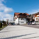 Penzion Restaurant - Cafe - Hassler 3*